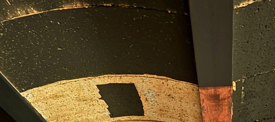 Viga y techo de madera restaurados tras incendio con limpieza láser